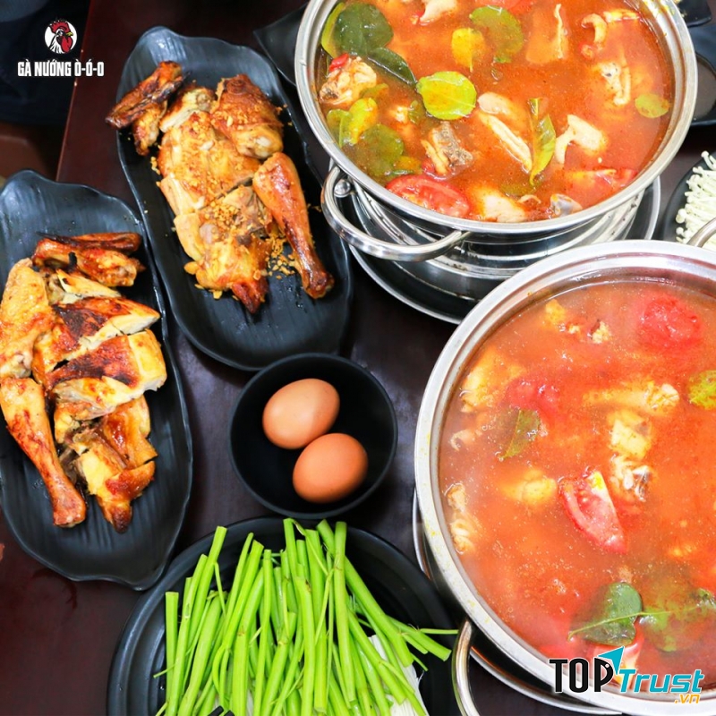 Các món lẩu gà đậm vị, hấp dẫn, tạo nên hương vị đặc trưng khó quên