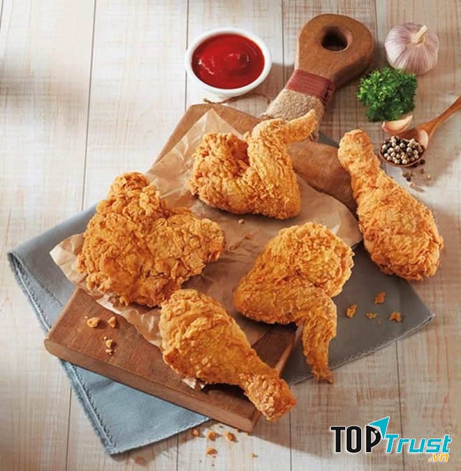 Gà rán Five Star Huế là cái tên thân thuộc nơi có những món ăn ngon, gà rán giòn giòn, cay cay