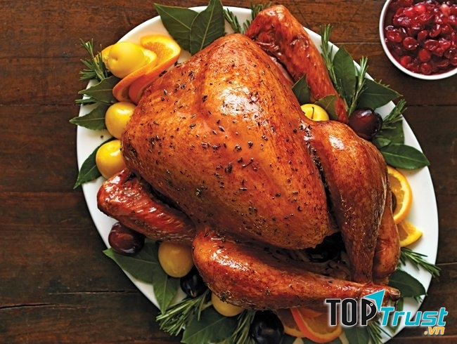 Tryptophan có trong thịt gà tây giúp não tạo ra serotonin thúc đẩy một giấc ngủ sâu