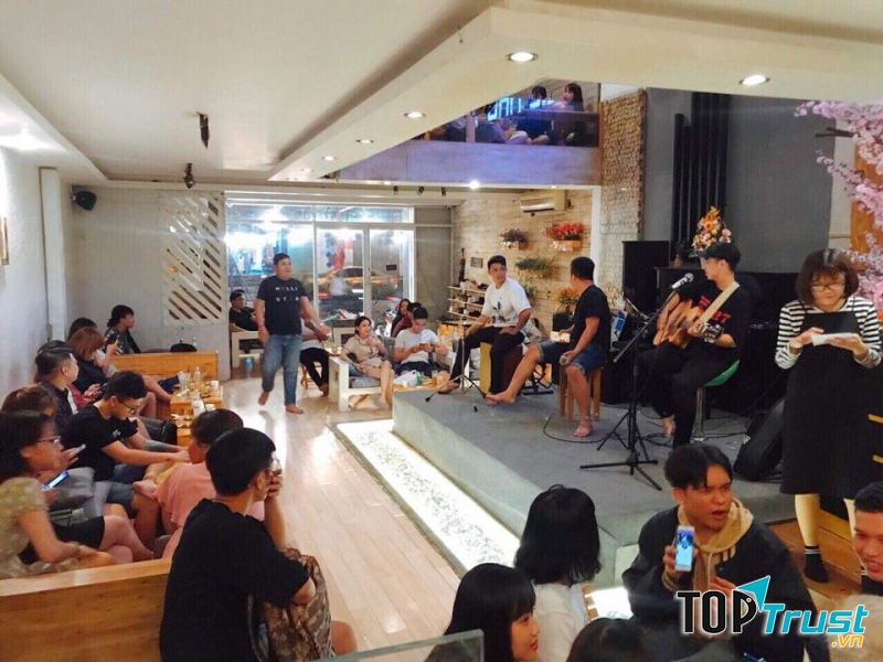 Gác Nhỏ Acoustic Coffee