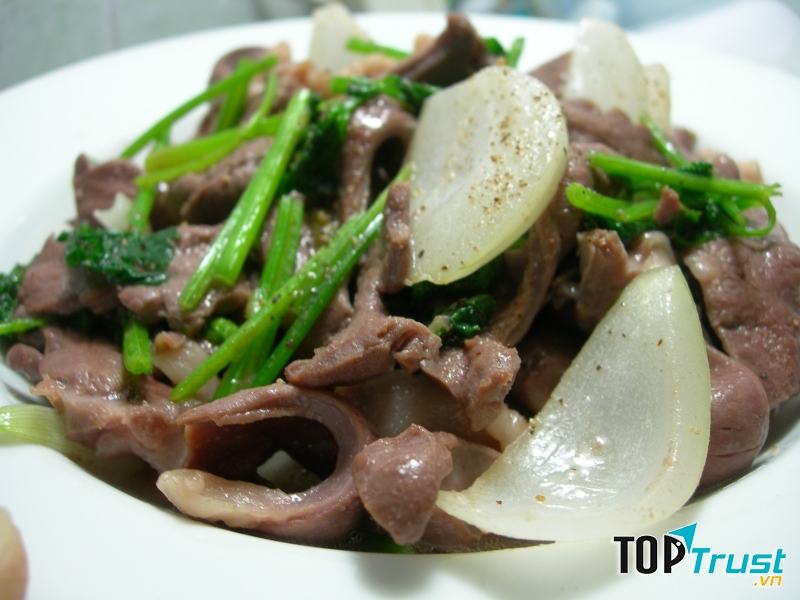 Gan heo xào hành tây là món ăn bổ dưỡng