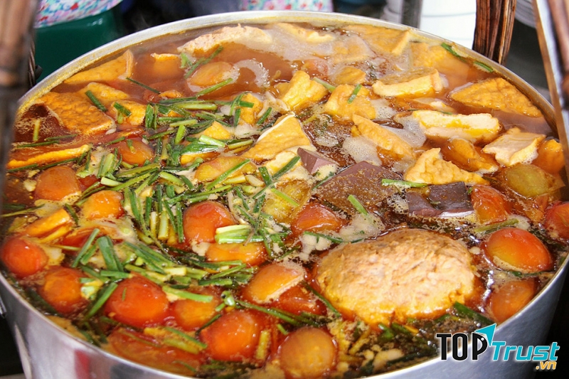 Bún riêu cua chợ Bến Thành