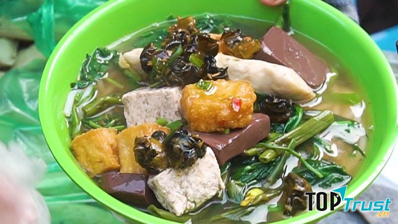 Canh bún đường Hai Bà Trưng.