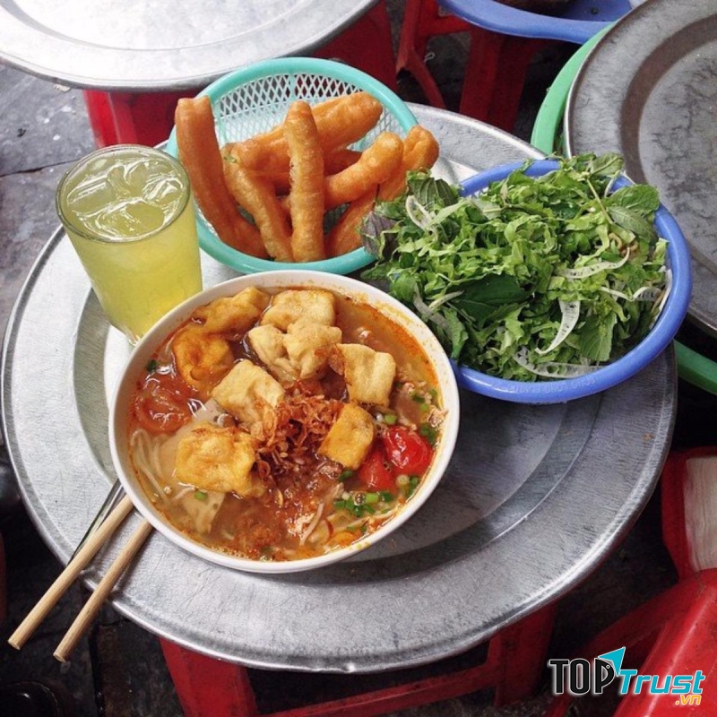 Canh bún Nguyễn Siêu