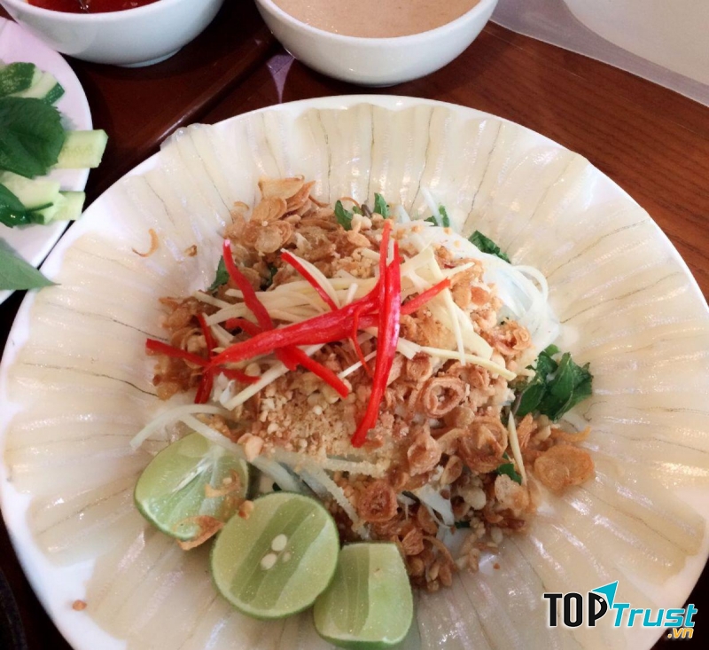 Gỏi cá mai tại Gánh - Đặc Sản Nha Trang - Phạm Ngọc Thạch