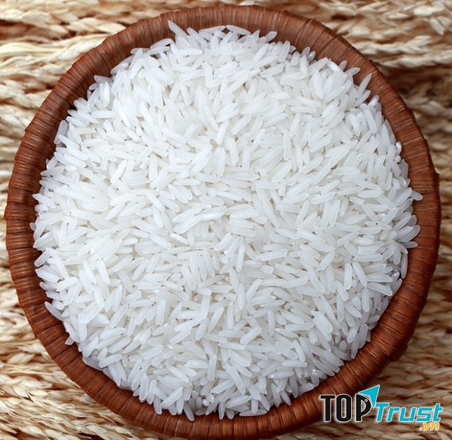 Gạo tám Điện Biên có đặc điểm rất riêng: hạt bầu nhỏ, dài, màu đục và không trắng như gạo tám thường