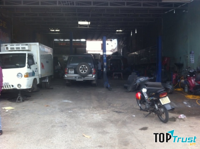 Garage Ô Tô Phú Cường
