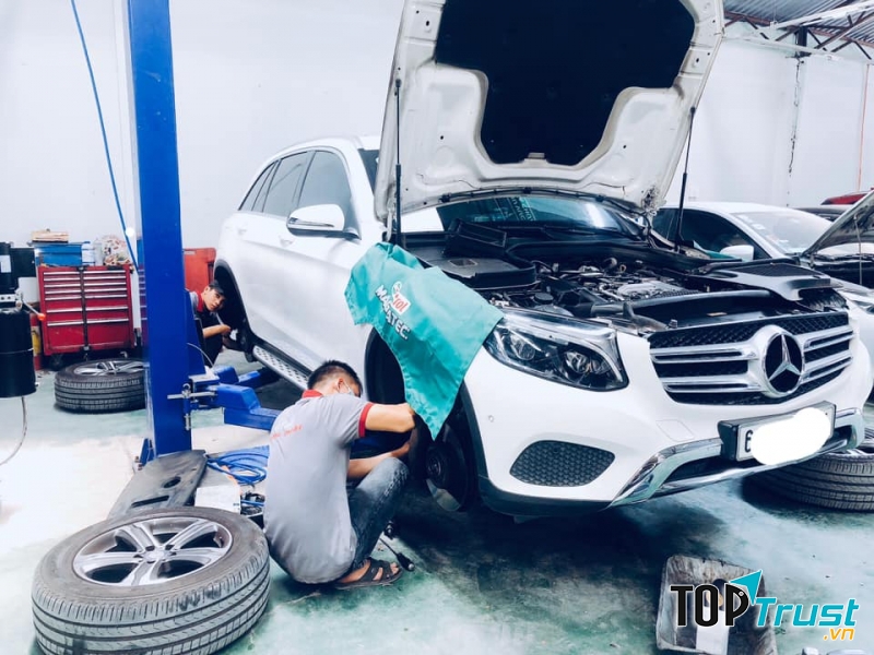 Garage Sửa Chữa Ô Tô Vương Phát