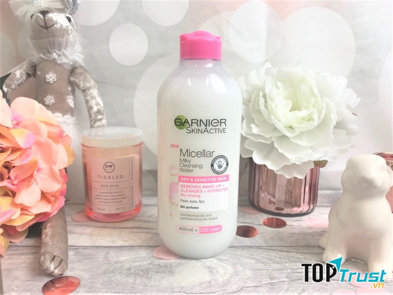 Nước tẩy trang cho da khô