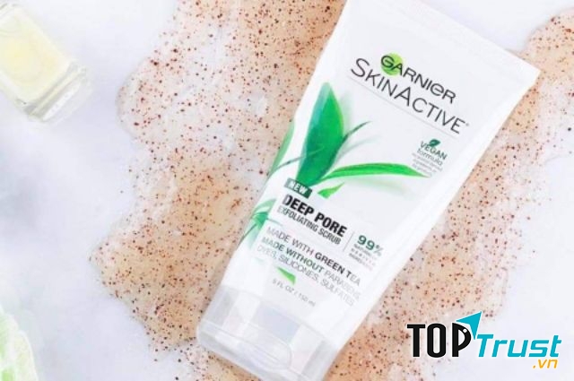 Garnier SkinActive Deep Pore Exfoliating Face Scrub with Green Tea