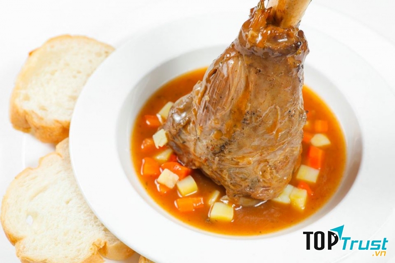 Món ăn tại nhà hàng