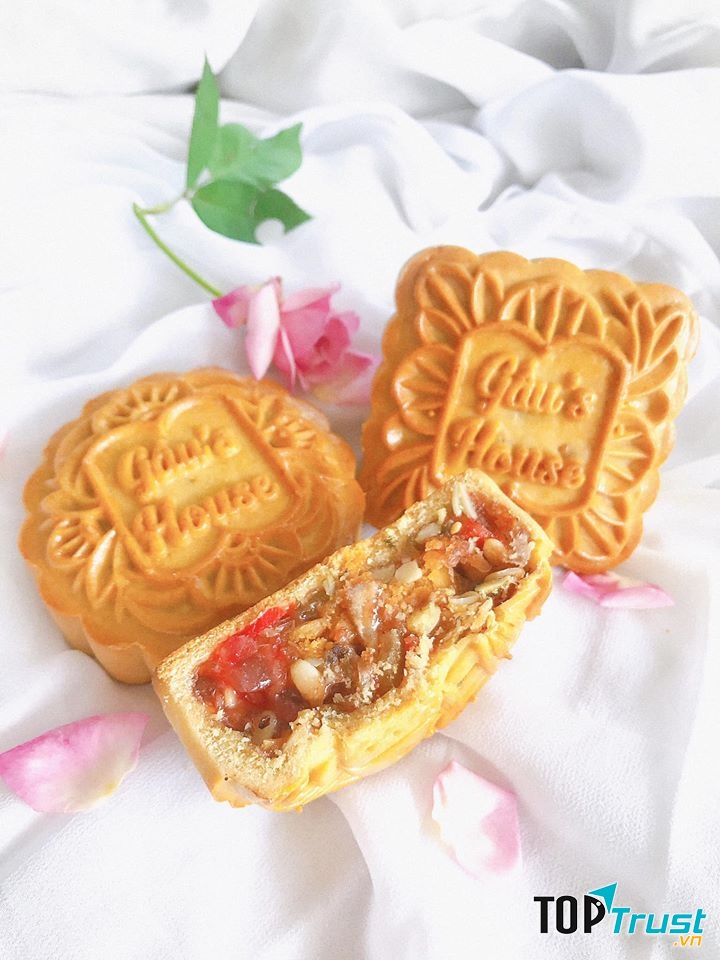 Bánh chắc nịch nhân đầy ụ