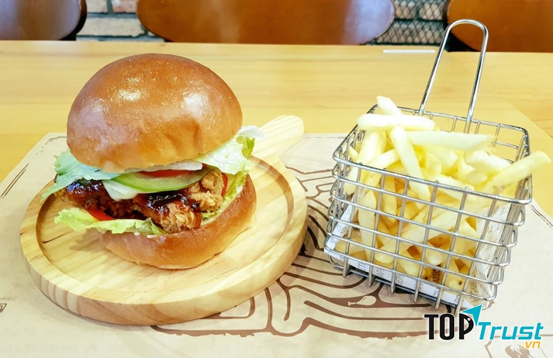 GAXEO Chicken luôn tự hào là thương hiệu gà rán Hàn Quốc có mặt sớm nhất tại Việt Nam, cam kết mang đến cho thực khách những món ăn ngon nhất, đảm bảo nhất