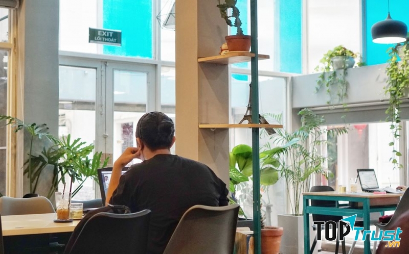 Geek Hub Cafeteria & workspace