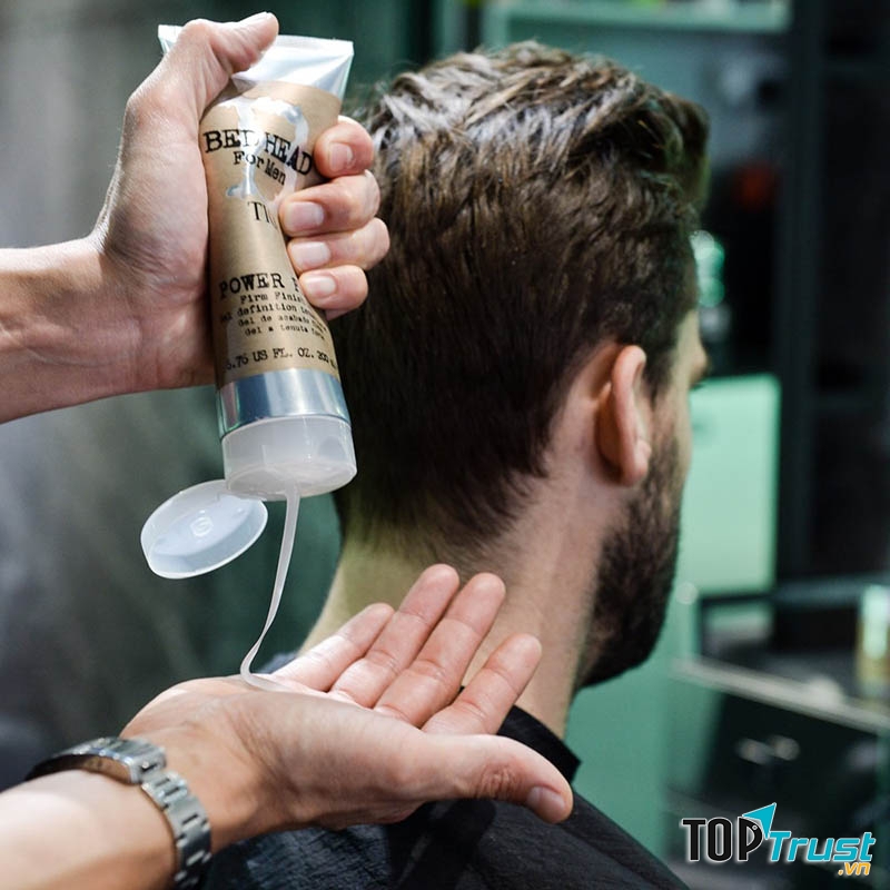 Gel vuốt tóc Tigi Bed Head với độ kết thúc mờ hoàn hảo & mùi hương cực kì dễ chịu - đậm chất phái mạnh