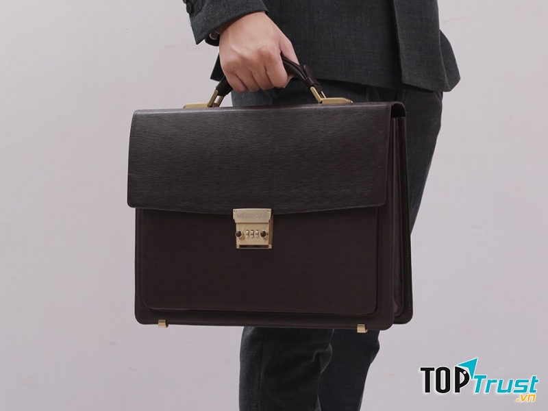 Cửa hàng Gence được ra đời với nhiều mẫu cặp da nam cao cấp mang nhiều thương hiệu nổi tiếng