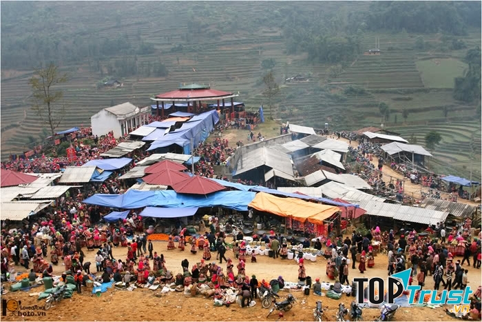 Một khu chợ Tây Bắc