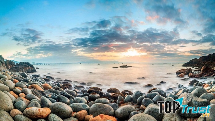 Ghềnh Ráng khi bình minh