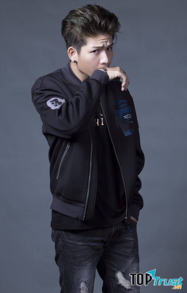 Hình minh họa bài hát Ghì chặt tay anh