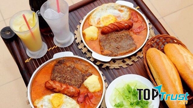 Bánh mì chảo pate - trứng