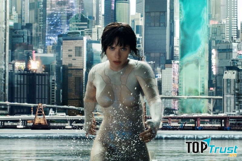 Scarlett Johansson quyến rũ trong tạo hình nữ robot sát thủ