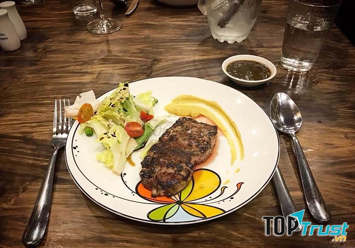 Gia – The Organic Wine Cellar