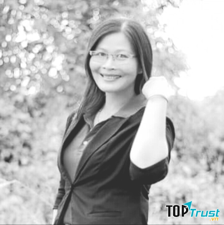 Ảnh chân dung tác giả Hương Tràm