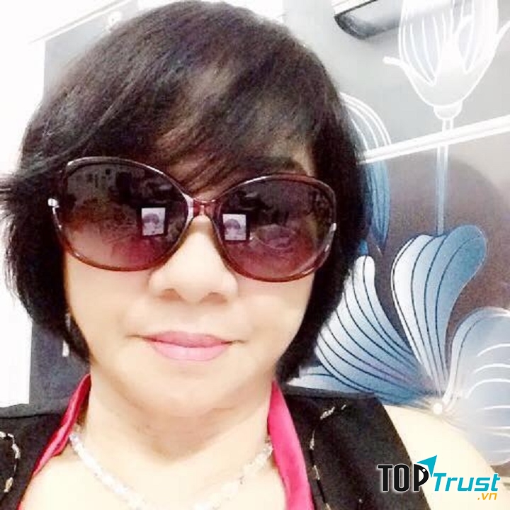 Ảnh chân dung nhà thơ Nga Vu