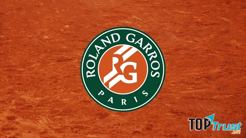 Mặt sân đất nện là điểm khác biệt lớn nhất của giải Pháp mở rộng