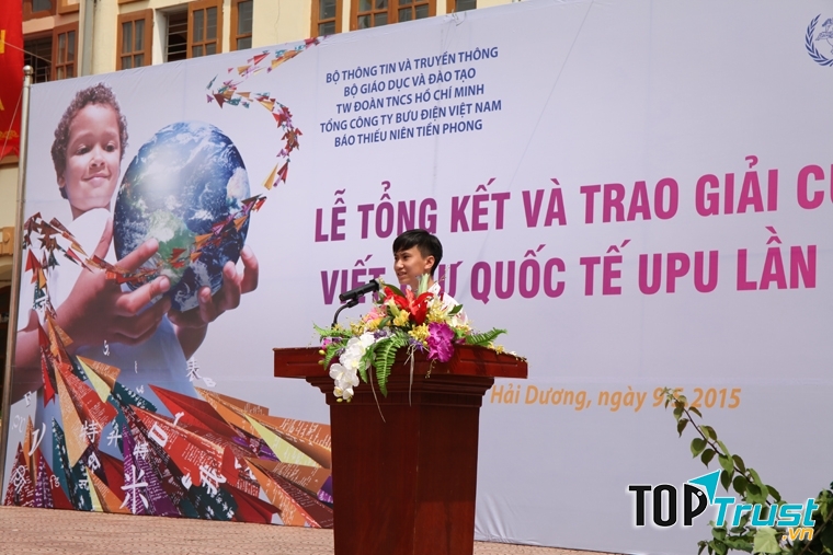 Trương Hoàng Nam tại Lễ trao giải cuộc thi viết thư quốc tế UPU lần thứ 44