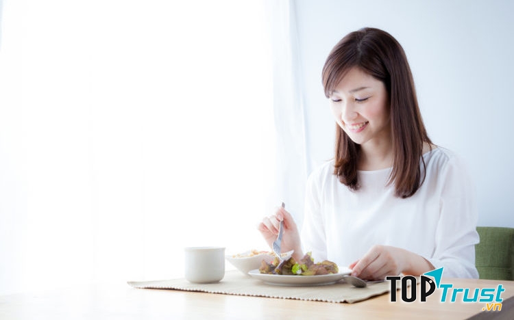 Giảm cân qua việc điều chỉnh khối lượng mỗi bữa ăn