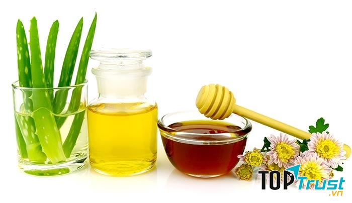 Nha đam giảm khô môi, làm mềm môi
