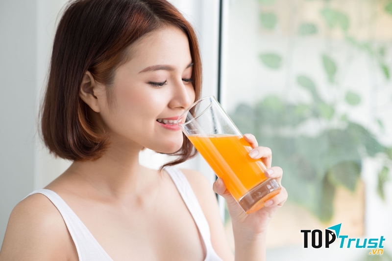 Uống tinh bột nghệ và mật ong giúp giảm lượng cholesterol trong cơ thể