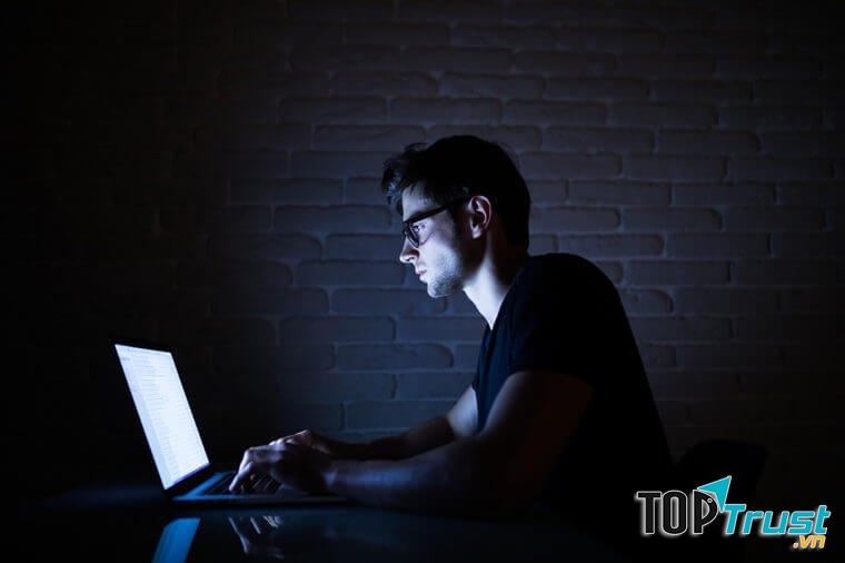 Tránh xa ánh sáng xanh