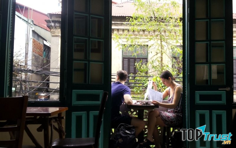 Không gian khá chật nhưng vẫn rất hài lòng thực khách