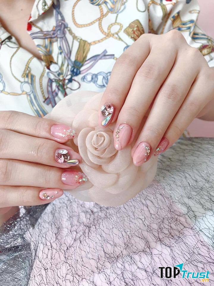 Giang Nail