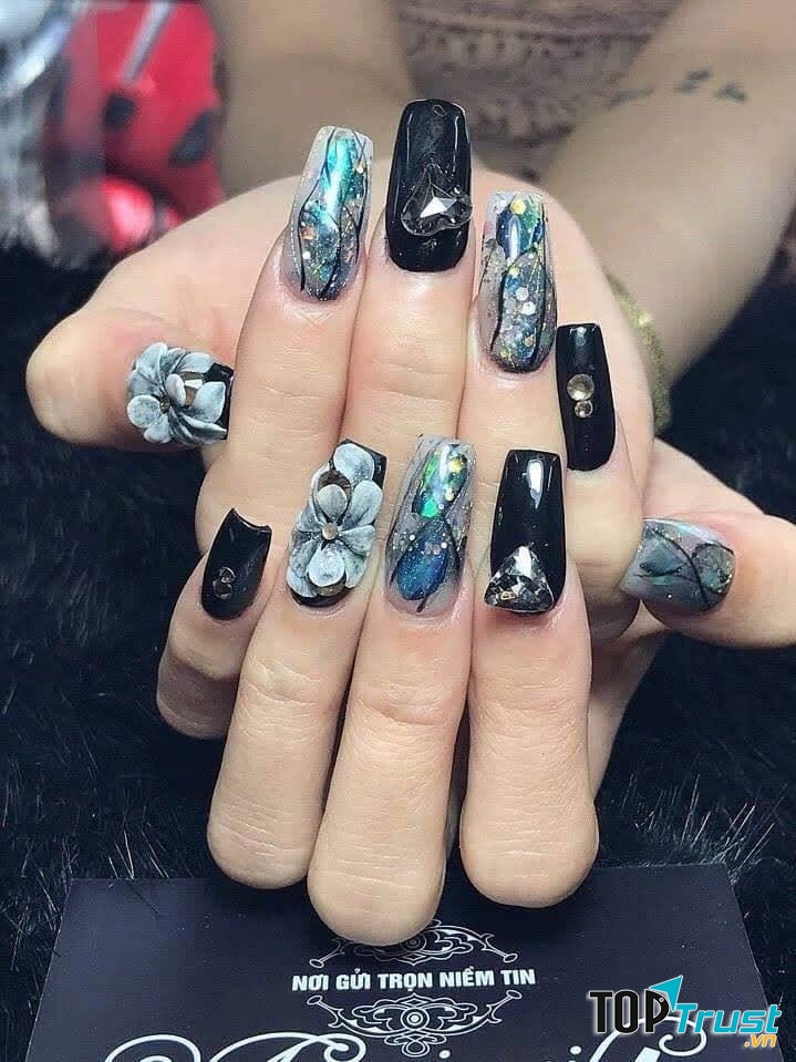 Giang Nail