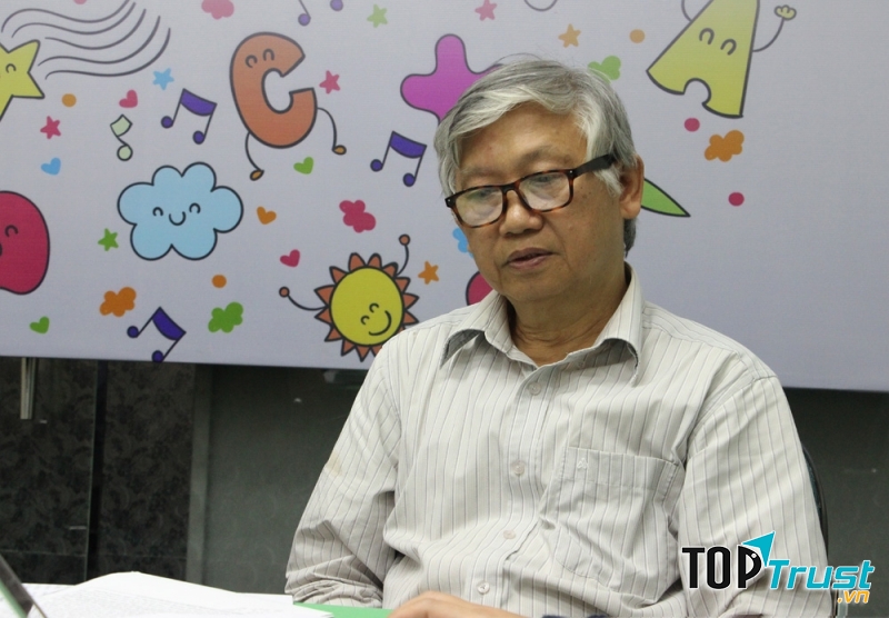 Bác sĩ Nguyễn Gia Khánh