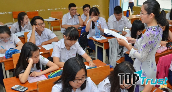 Giáo viên cấp 3 – Trung bình: 7 – 10 triệu/tháng