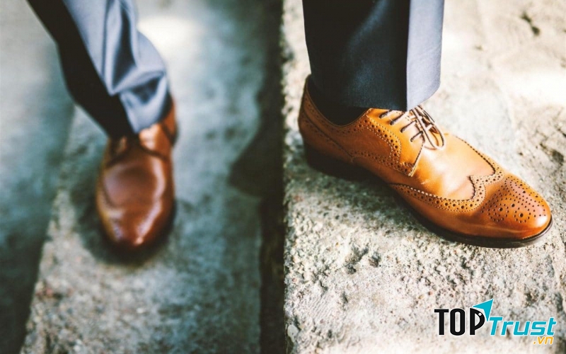Giày Brogue với những họa tiết đục lỗ ấn tượng