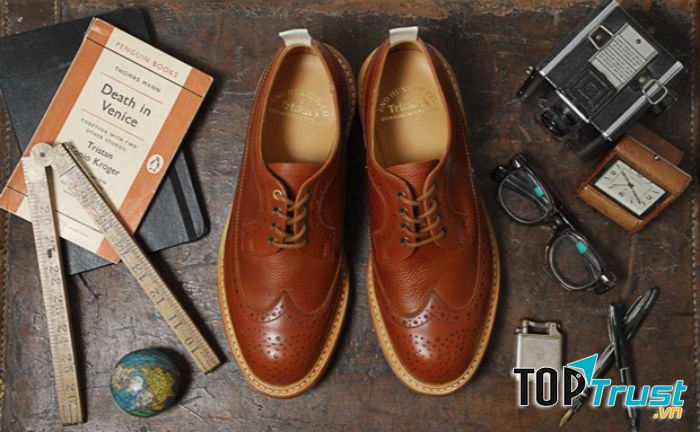 Giày Brogue với những họa tiết đục lỗ ấn tượng