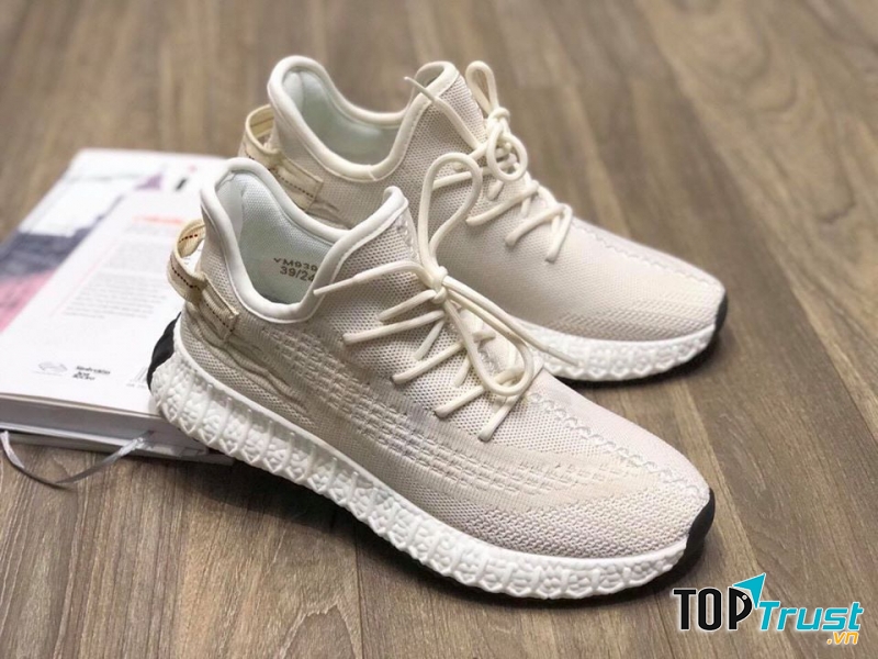 Giày Dương Anh chắc chắn cũng sẽ là một địa chỉ tham khảo tuyệt vời nếu bạn muốn chọn cho mình những đôi giày thể thao vừa đẹp lại vừa chất lượng