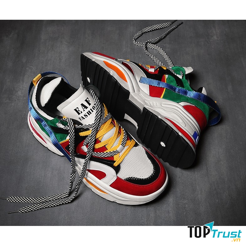 Một đôi giày thể thao là một món quà chàng yêu thích