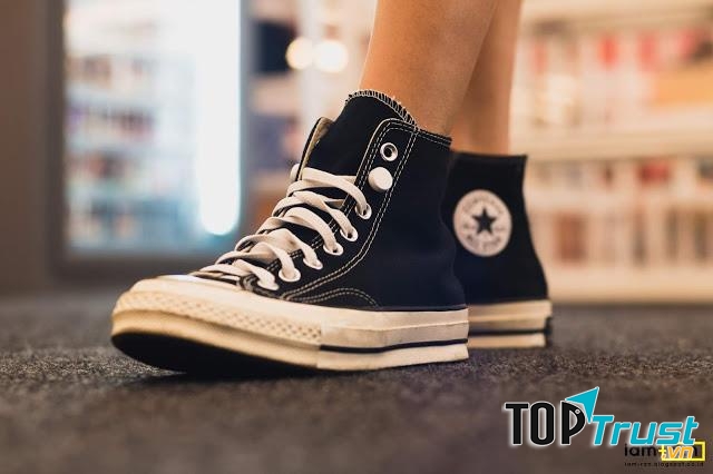 Giày sneakers vải (Canvas Sports)