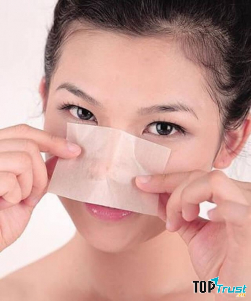 Giấy Thấm Dầu Kyowa-shiko đến từ Nhật Bản sẽ hỗ trợ giải quyết tức vấn đề dầu lênh láng này của bạn, giúp da mặt bạn trở lại khô ráo mà không bị lem phấn
