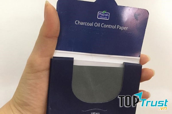 Với thành phần than hoạt tính cao cấp, Giấy Thấm Dầu Mayan Than Hoạt Tính không những giúp bạn loại bỏ dầu thừa trên da mà còn giúp thanh lọc độc tố trên da