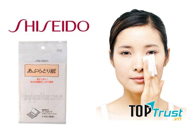 Giấy thấm dầu Sheseido được coi là vị cứu tinh cho phái đẹp trong những ngày hè nóng bức, nhất là những bạn có làn da nhờn.