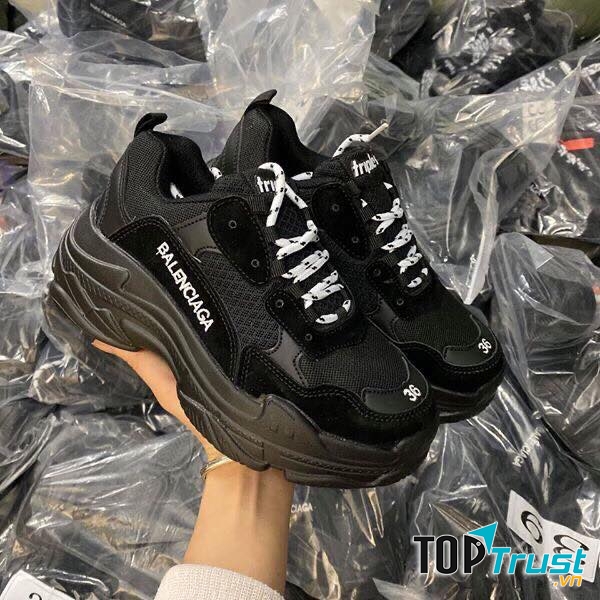 Giày thể thao Hà Nội