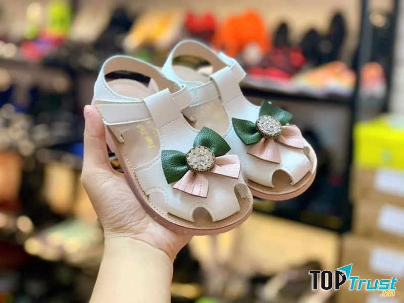 Giày dép trẻ em ﻿﻿Step - up