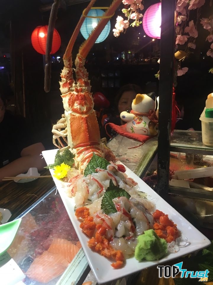 Thực đơn của Sushi Ginza có nhiều món ăn phong phú, đặc sắc và rất ngon miệng do chính các chuyên gia người Nhật chế biến theo đúng hương vị Nhật Bản.